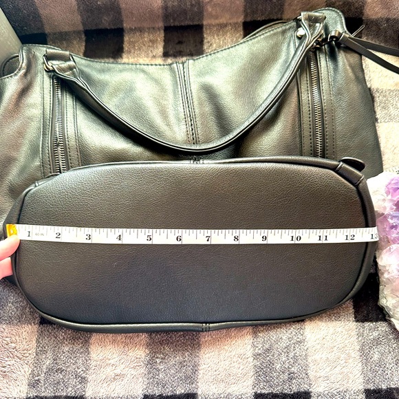 🌟REALER Beautiful Black Pebbled Leather Purse, 13”x17”,Fringe Zipper-Pulls🖤Sassy - Picture 14 of 15